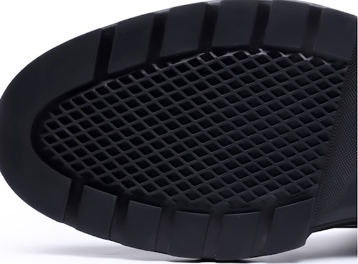 Title 4, Mens Snake Pattern Color Changing Martin Shoes...