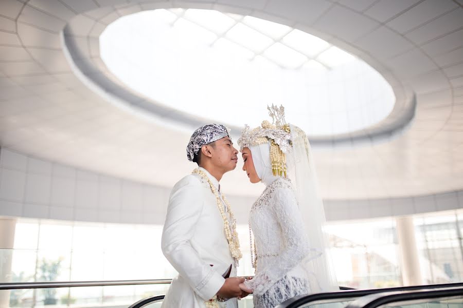 Fotógrafo de casamento Adhi Superpanda (adhi). Foto de 26 de novembro 2023