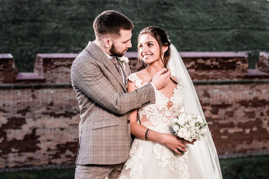 Fotógrafo de casamento Zhanna Poznyak (poznyakzhanna). Foto de 2 de agosto 2019