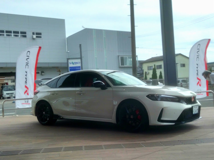 コクバルさんが投稿した新型シビック type R・GR86に関するカスタム事例の投稿画像2枚目