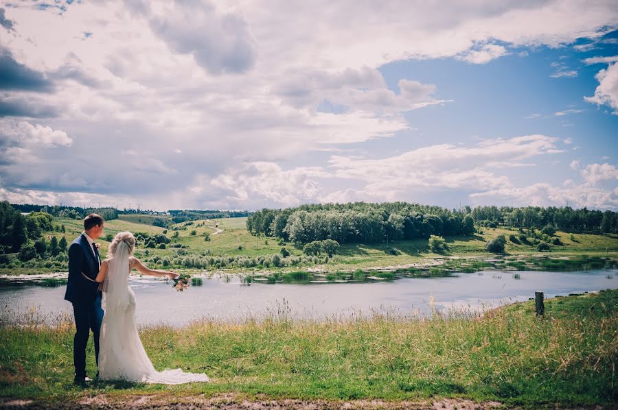 Wedding photographer Mariya Pashkova (lily). Photo of 15 October 2017