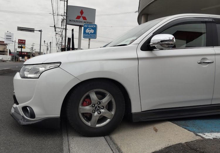 アウトランダーPHEVの三菱自動車ファンの集い・アウトランダーPHEV・#三菱自動車・Drive your Ambition・車が汚いに関するカスタム事例の投稿画像1枚目
