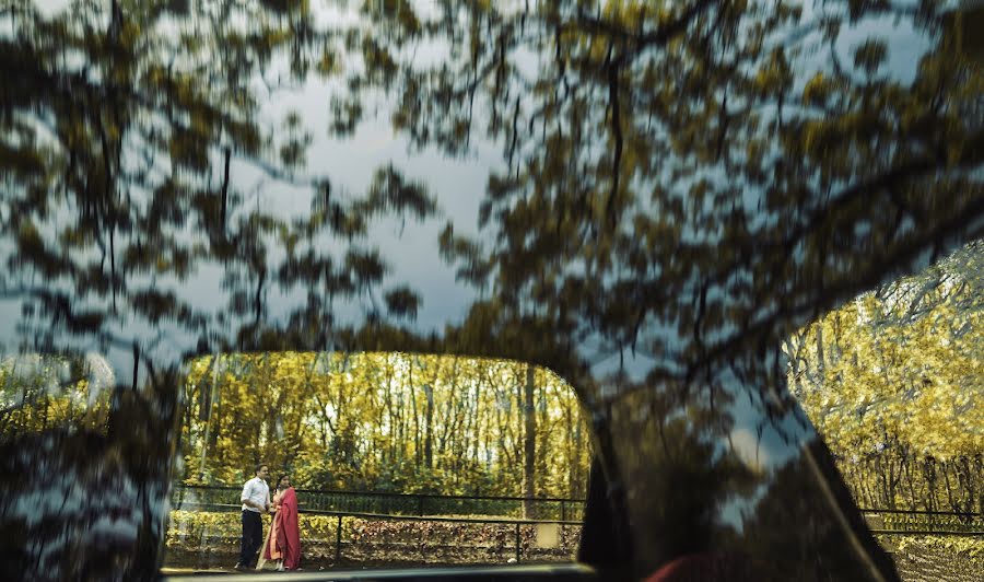 Fotografo di matrimoni Parnadeep Mukherjee (parnadeep). Foto del 9 aprile 2022