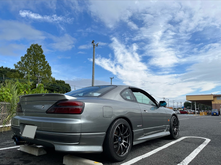 シルビアのちょっと🤏だけ秋晴れ🔆・ちょうど良い車高・エンジンオイル交換・早朝ひと走り・定期的メンテナンスに関するカスタム事例の投稿画像1枚目