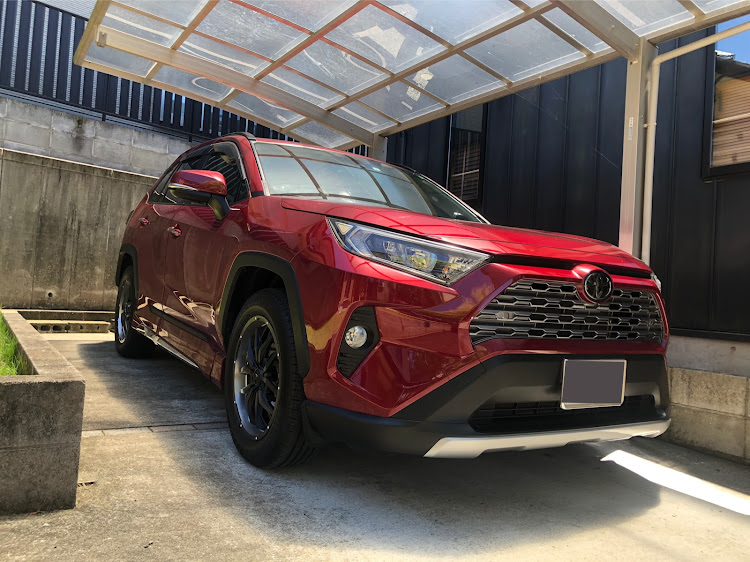RAV4のセンシュアルレッドマイカ・スキッドプレート・塗装に関するカスタム事例の投稿画像1枚目