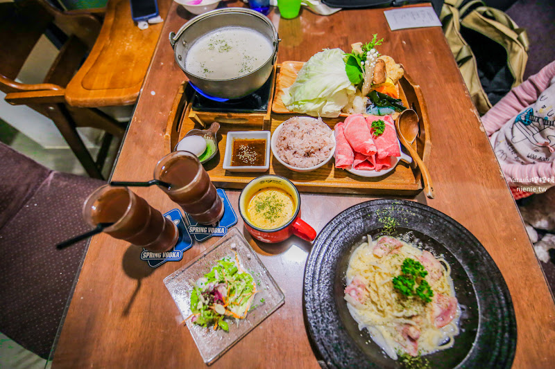 寵物友善餐廳│南投日月潭│日光湖畔風味飲食館~水社碼頭自行車道旁的寬敞舒適餐廳