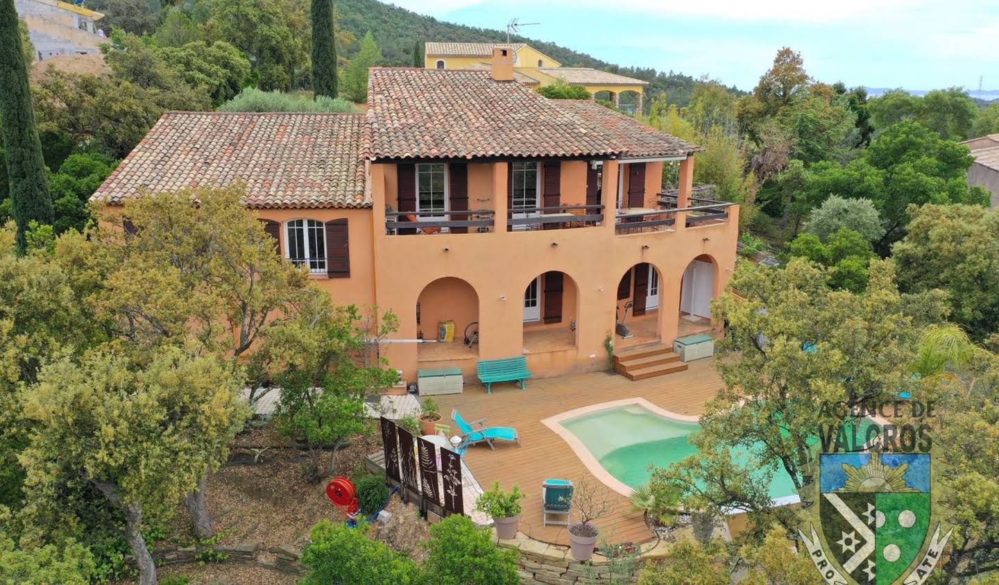 Villa avec piscine et terrasse La Londe-les-Maures