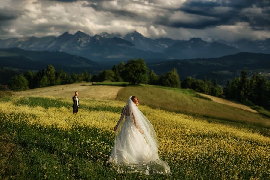 Fotograf ślubny Mateusz Marzec (wiosennydesign). Zdjęcie z 25 czerwca 2021