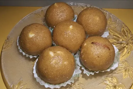 Homemade Desi Ghee Besan Laddu