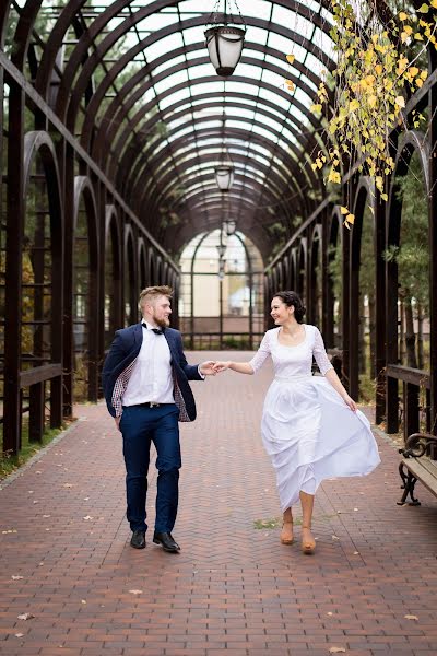 Fotógrafo de casamento Elena Metelica (elenandroma). Foto de 3 de dezembro 2014