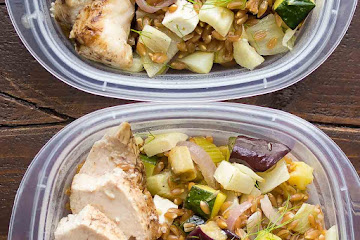 Mediterranean Chicken Farro Lunch Bowl Recipe