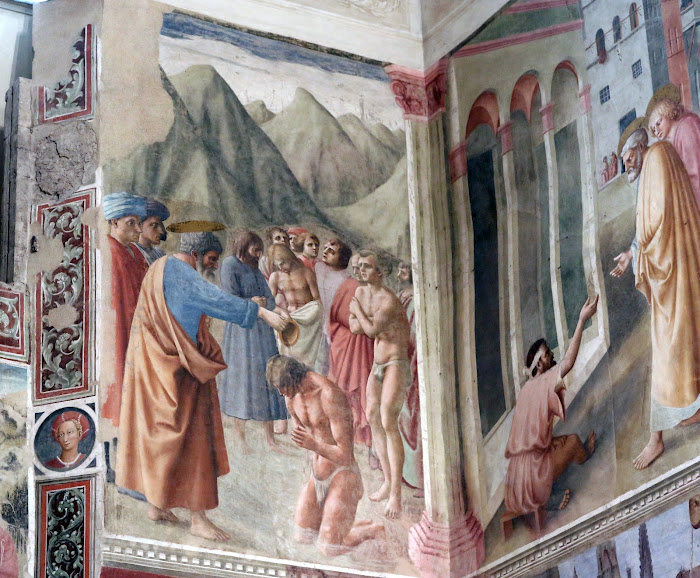 Masaccio, Il battesimo dei neofiti, affresco nella Cappella Brancacci, Santa Maria del Carmine, Firenze (adestra particolare della Guarigione dello zoppo e la resurrezione di Tabita (Masolino)