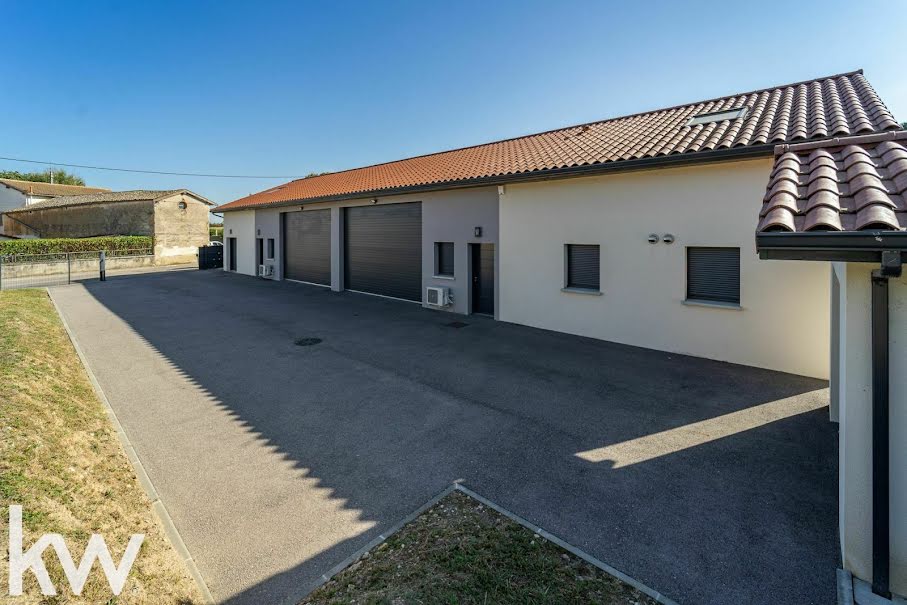 Vente locaux professionnels  339.5 m² à Pusignan (69330), 750 000 €