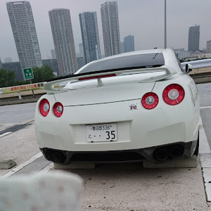 NISSAN GT-R