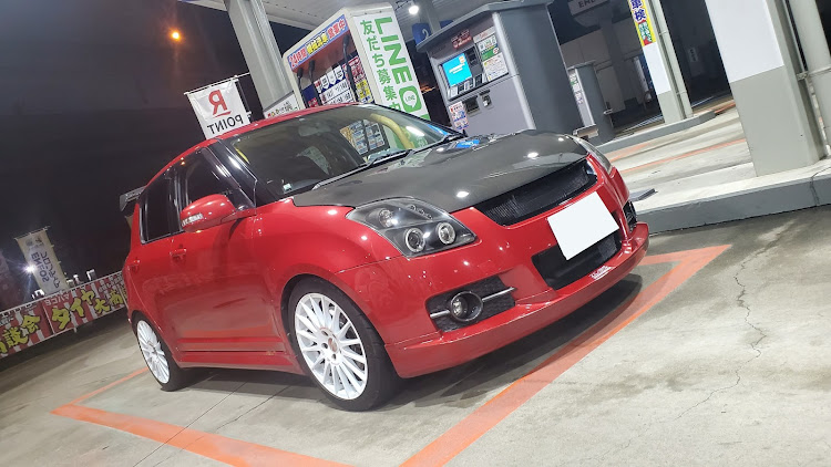 スイフトスポーツのガソスタは盛れる？・S.H.I.L.I.S.・ご近所ドライブ・明日の朝は・・早いのだ❗・娘の卒業式✨に関するカスタム事例の投稿画像2枚目