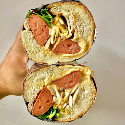 7" Sandwich Au Saucisse De Fromage Chaud / Hot Cheese Sausage Sandwich