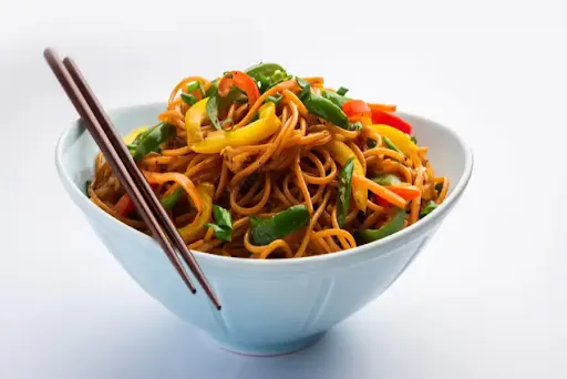 Veg Hakka Noodles Full