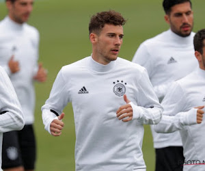 📷 Leon Goretzka krijgt fanmail en vraagt volgers naar antwoorden: "Ik kom je hoofd afhakken"