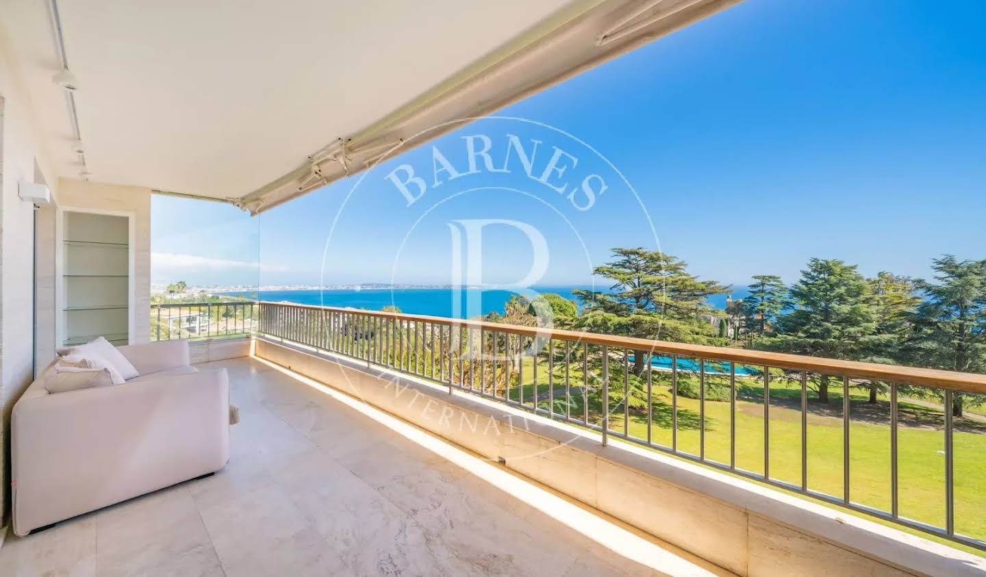 Apartment with terrace Cannes