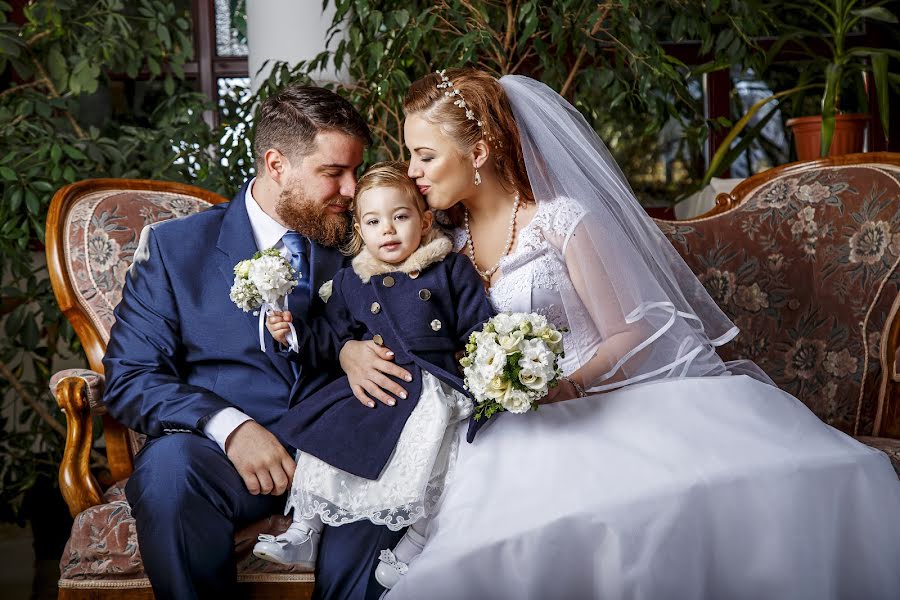 Fotografo di matrimoni Fodor Emil (mile). Foto del 17 dicembre 2019