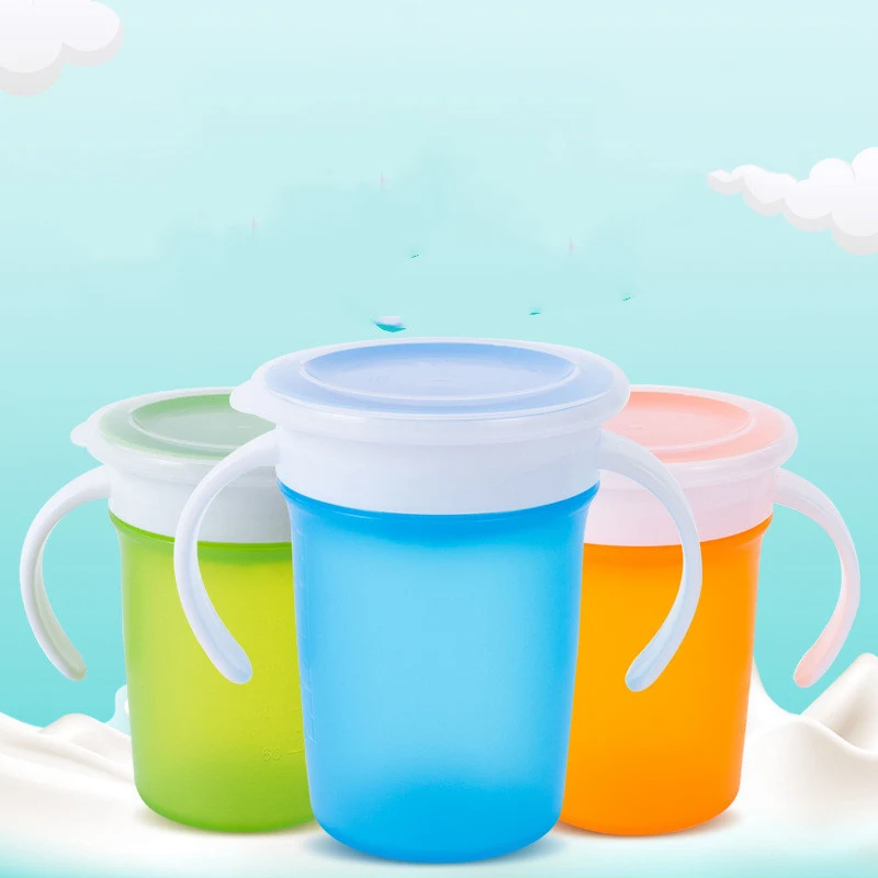 Lekvrije siliconen drinkbeker voor baby's, 360 graden draaibaar, magische fles met klapdeksel en dubbele handgreep.