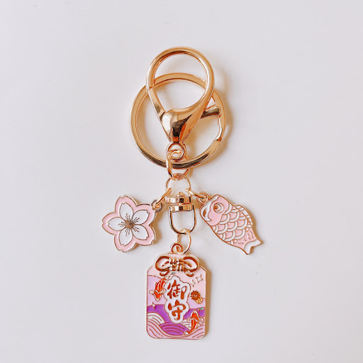 Title 10, Fashionable and beautiful symbolic car keychain...