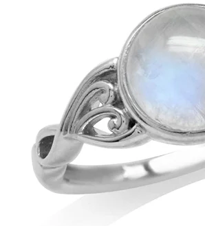 Title 5, Anillo de luna creciente con patrón geométrico ...