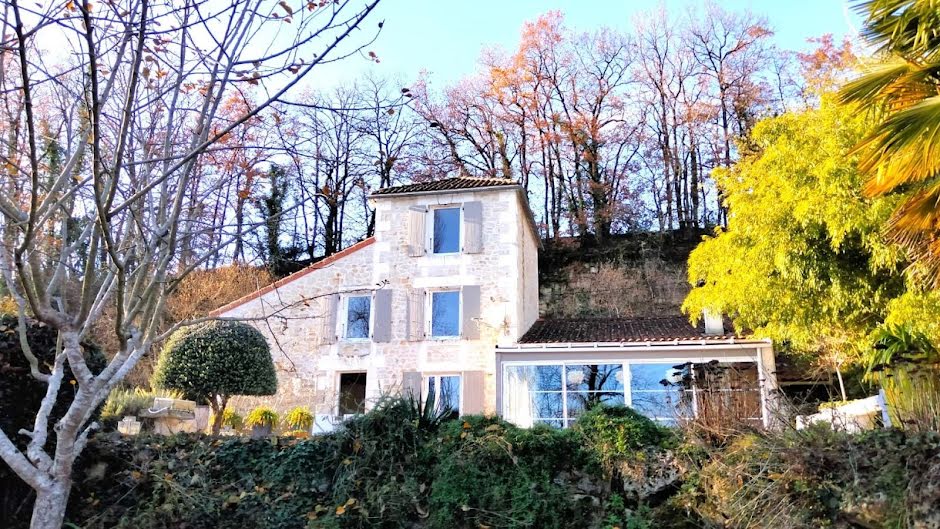 Vente maison   à Luxe (16230), 318 000 €