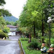 石上湯屋渡假村