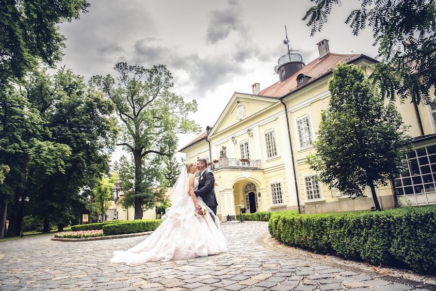 Jurufoto perkahwinan Richárd Bokor (bokorrichard). Foto pada 31 Ogos 2021