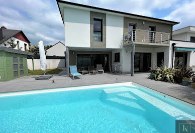 House with pool 7