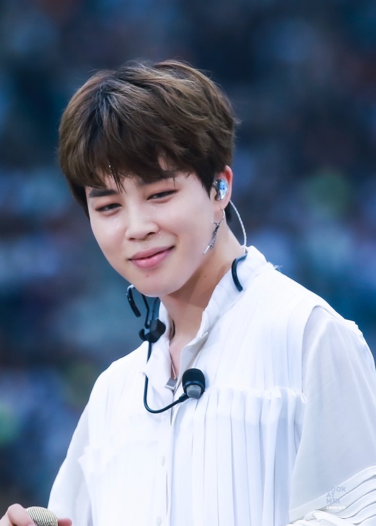 Busan Student Receives Scholarship From BTS's Jimin