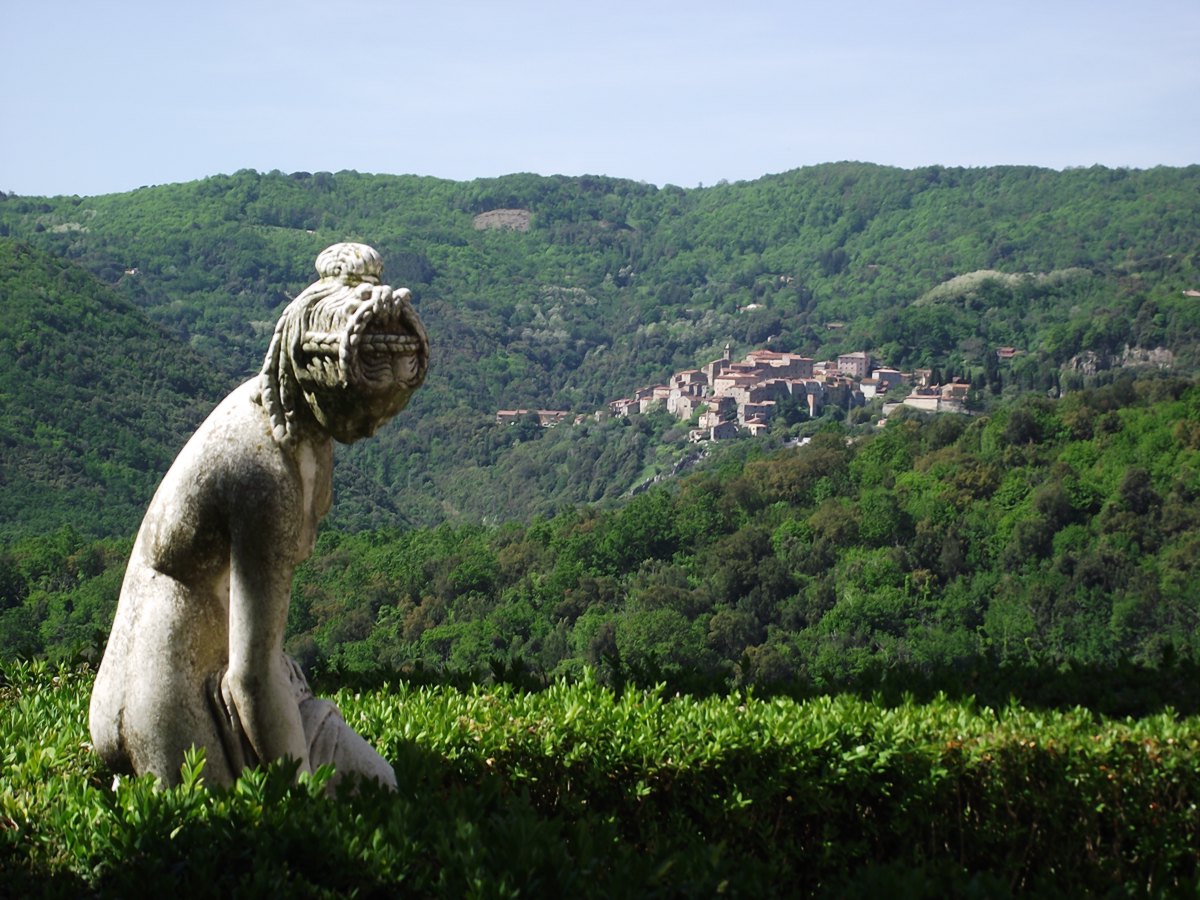 Vergine tra le colline di ellevi