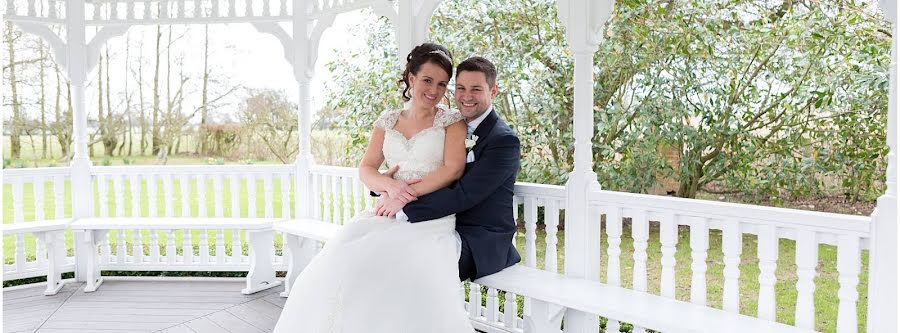 Fotógrafo de casamento Beverley Battersby (imnotsleepy). Foto de 2 de julho 2019