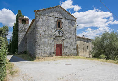 Farmhouse with garden 16