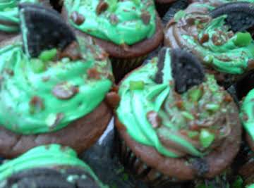 St. Patty's day mint cookies and cream cupcakes