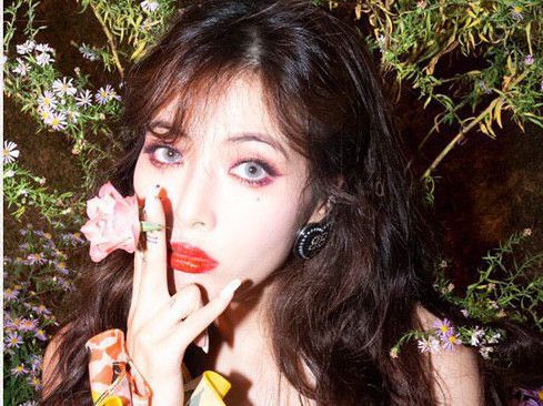 HyunA-2-1575115621612_16ebc3504ec_large