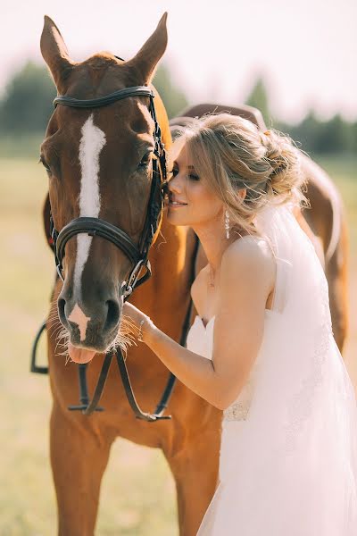 Wedding photographer Ekaterina Knopikova (knopikovakatya). Photo of 25 November 2017