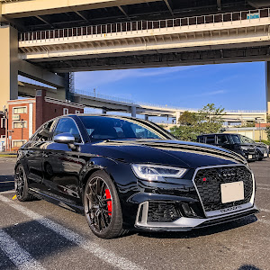 RS3 セダン