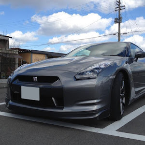 NISSAN GT-R