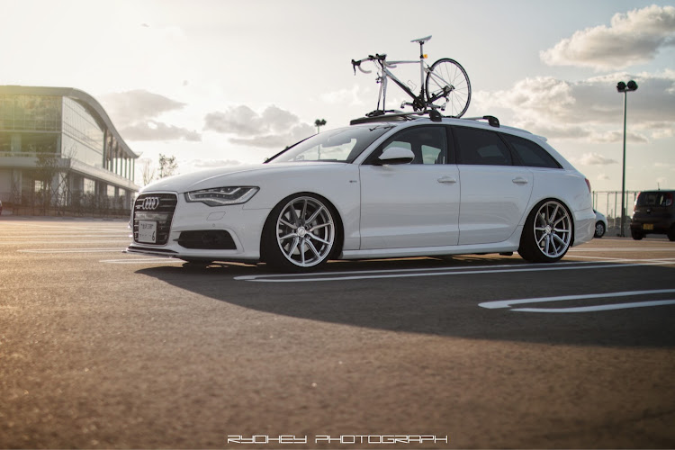A6 アバントのThuleスーリー・THULE・THULEサイクルキャリア・Thule Outride 561に関するカスタム事例の投稿画像1枚目