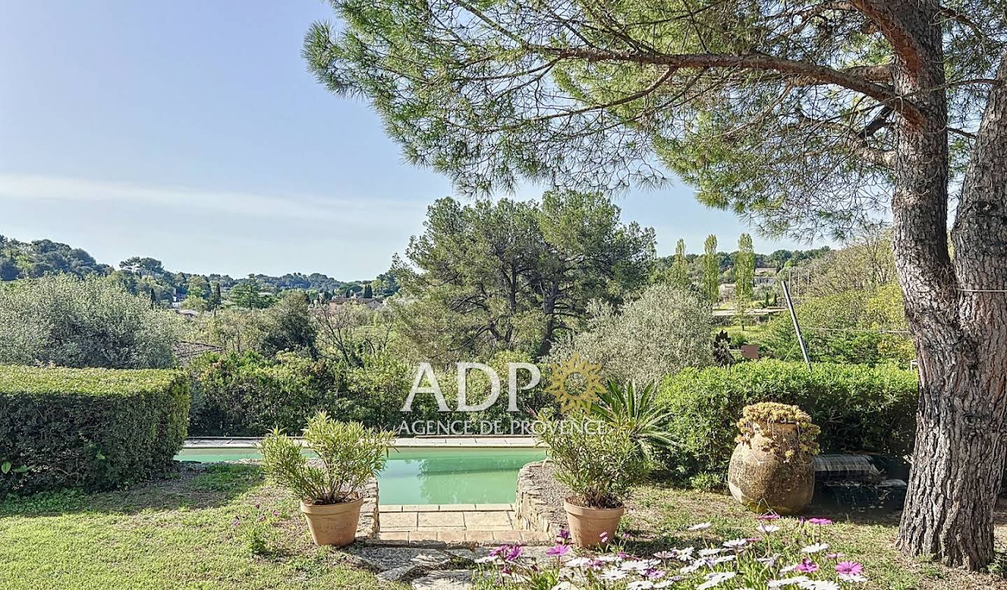 House with pool and terrace Valbonne