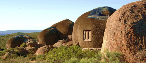 The unusual two-sleeper Mountain Suites at Naries Namakwa Retreat have been built into magnificent granite boulders.