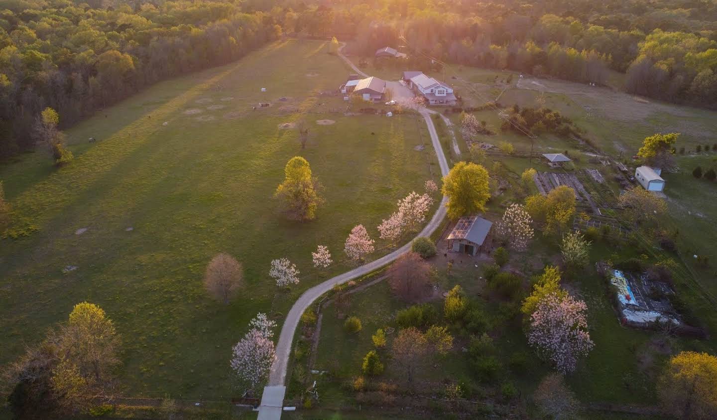 Farm house with garden Scroggins