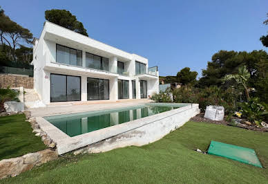 House with pool 1