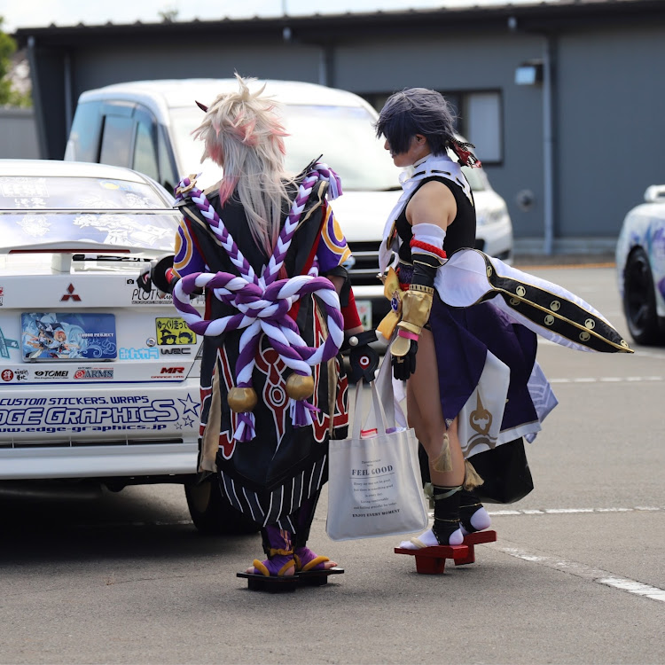 C-HRの痛車イベント・コスプレイヤーさん、ありがとうございました😌・刺激されました・痛車になるのかな〜？・貸切カメラマンに関するカスタム事例の投稿画像5枚目