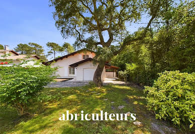 Maison avec jardin et terrasse 8