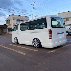 ハイエースバン TRH200V