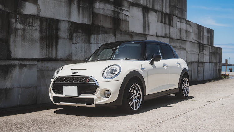 アウトランダーPHEVのMini Cooper s・三菱自動車でいこう・愛媛・ガラスフィルム・暑いの嫌いに関するカスタム事例の投稿画像4枚目
