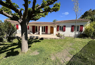 Villa with pool and terrace 3